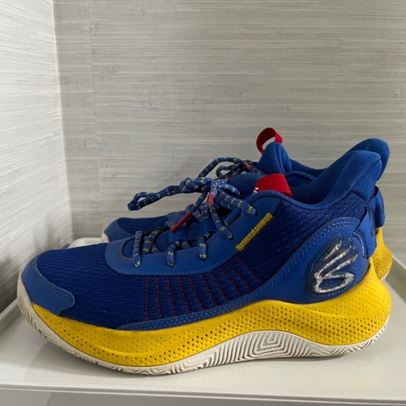 UNDER ARMOUR BIG KID CURRY 3Z7 BASKETBALL SHOES - Picture 2 of 7